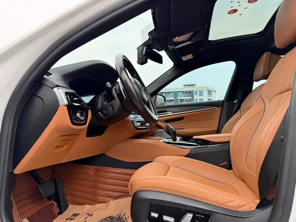 BMW 5 Series 2022 530Li Exclusive M Sports Package купить на сайте DeffCars