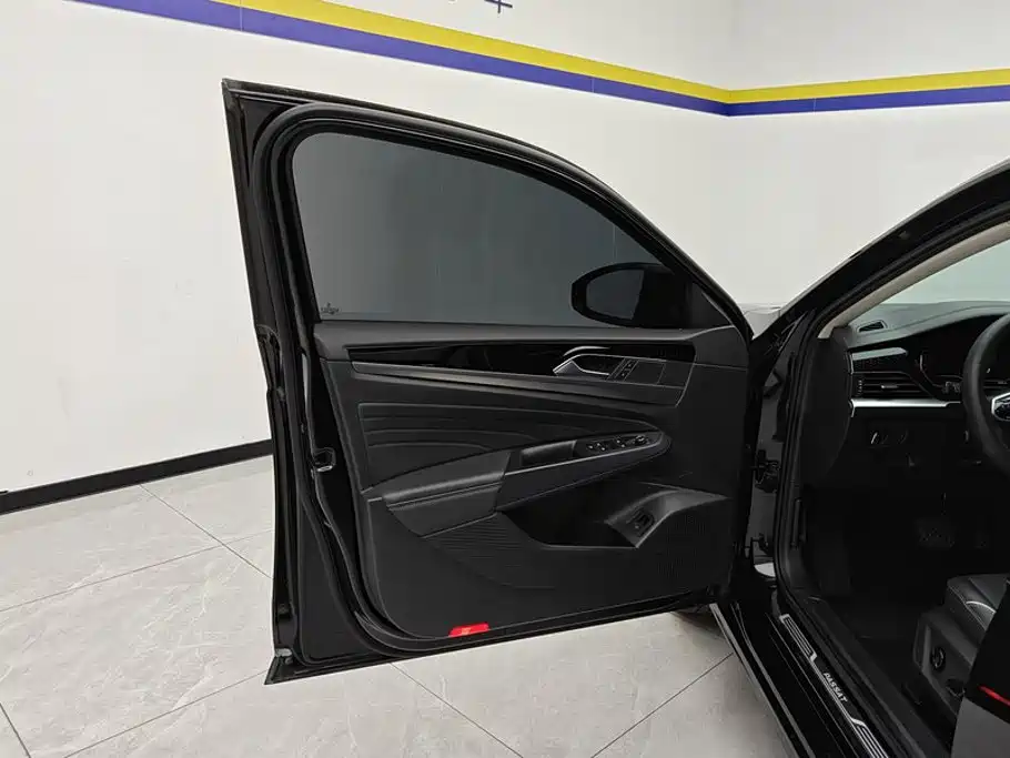 Passat 2023 facelift 330TSI Star Elite Edition купить на сайте DeffCars