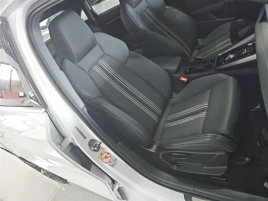 Audi A3 2021 A3L Limousine 35 TFSI Fashionable and Sporty купить на сайте DeffCars