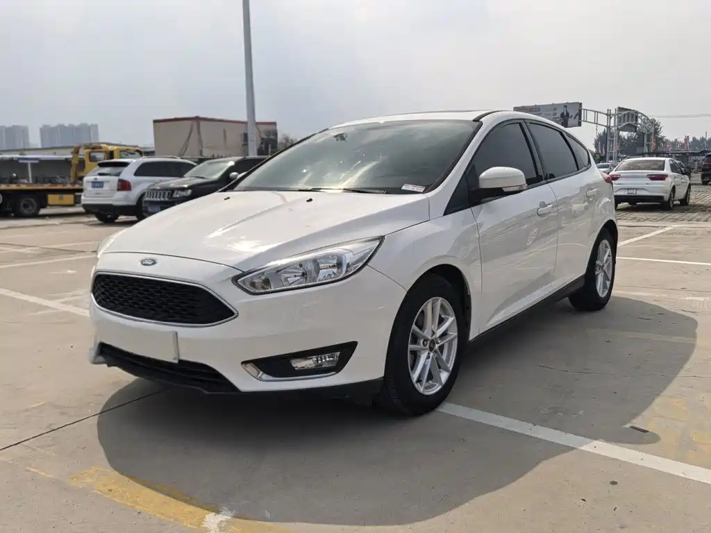 Focus 2017 hatchback 1.6L automatic comfort smart mobility version купить на сайте DeffCars