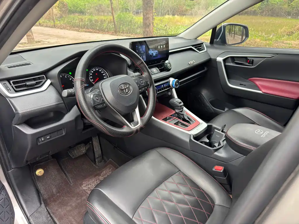 RAV4 Rongfang 2024 2.0L CVT two-wheel drive urban version купить на сайте DeffCars