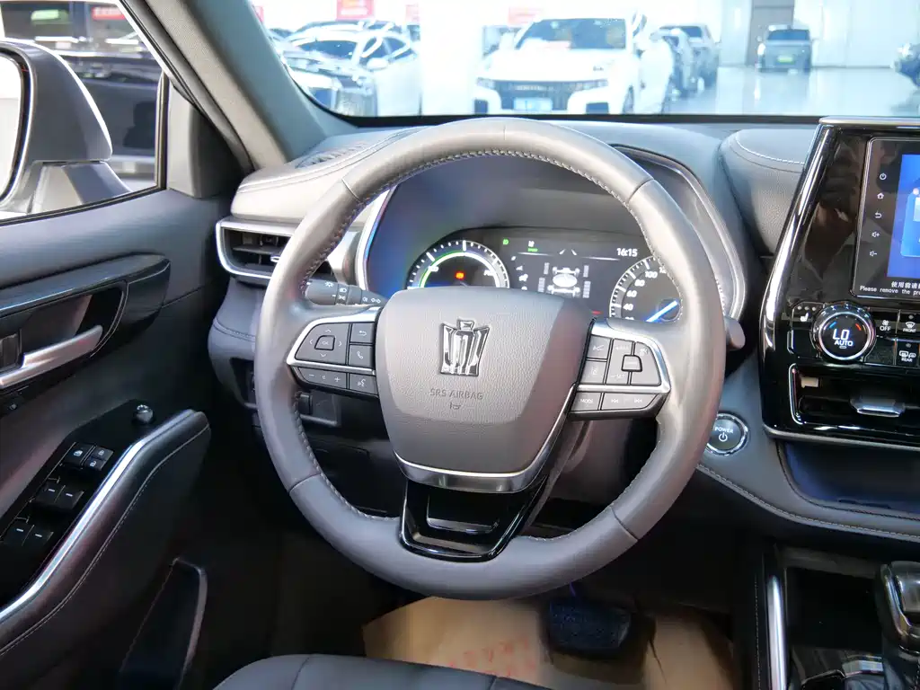 Crown Lufang 2023 2.5L HEV four-wheel drive luxury version купить на сайте DeffCars