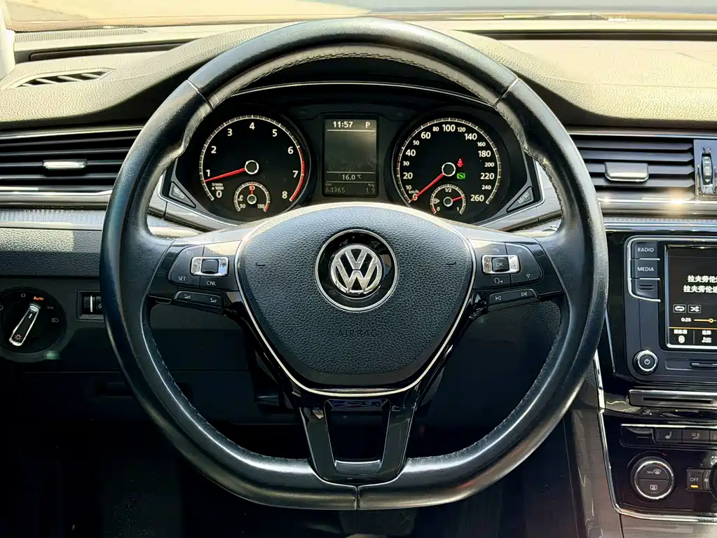 Passat 2017 330TSI DSG Premium Edition купить на сайте DeffCars