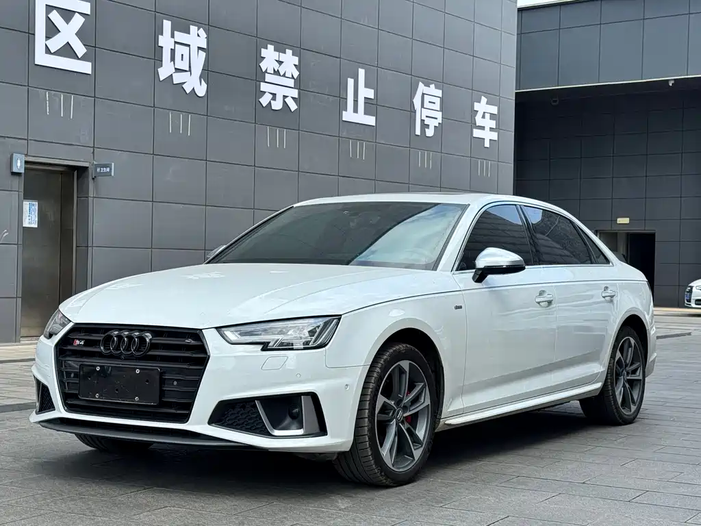 Audi A4L 2019 40 TFSI Sports National VI купить на сайте DeffCars