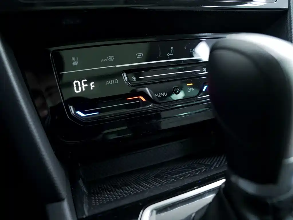 Magotan 2023 2 million commemorative edition 380TSI DSG flagship model купить на сайте DeffCars