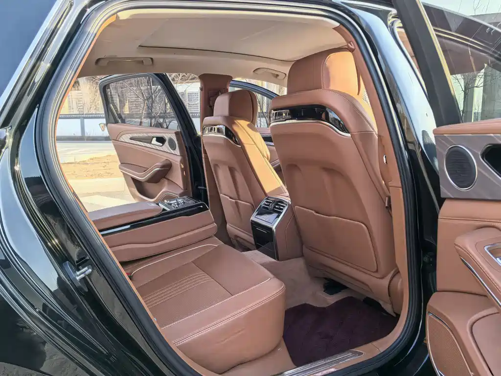 Hongqi H9 2020 2.0T Zhilian Flagship Edition купить на сайте DeffCars