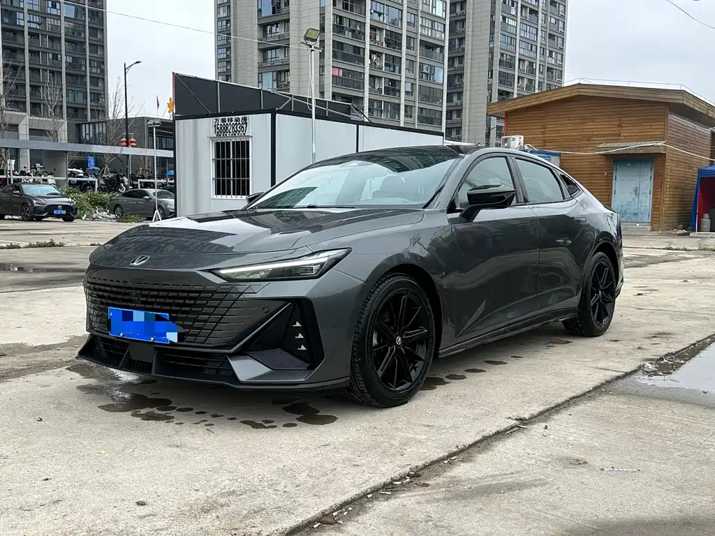Changan UNI-V 2023 1.5T premium model купить на сайте DeffCars