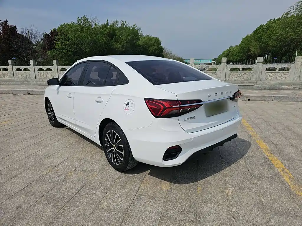 Roewe i5 2021 1.5L CVT Platinum Edition купить на сайте DeffCars