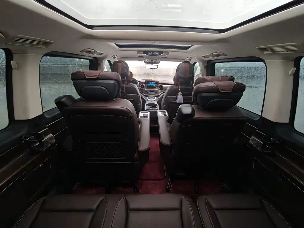 Mercedes-Benz V-Class 2022 V 260 L Long Wheelbase Luxury Edition купить на сайте DeffCars