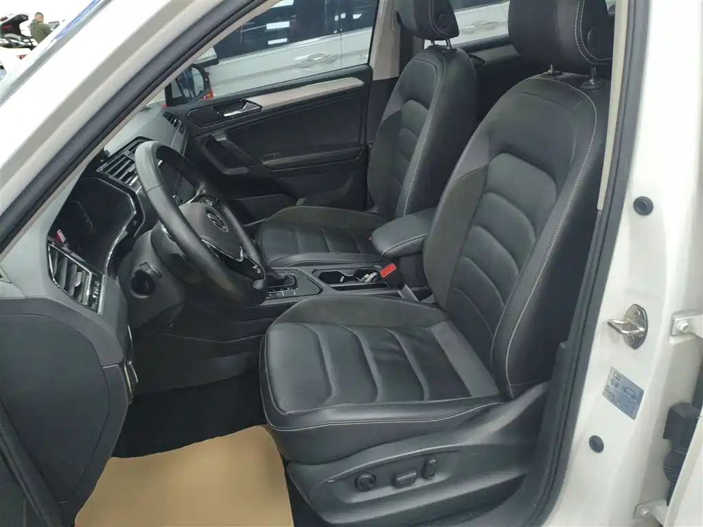 Tiguan L 2021 330TSI automatic two-wheel drive smart version купить на сайте DeffCars