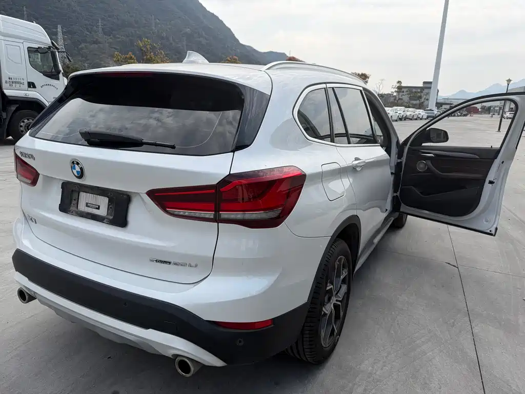 BMW X1 2022 sDrive20Li Fashion Model купить на сайте DeffCars