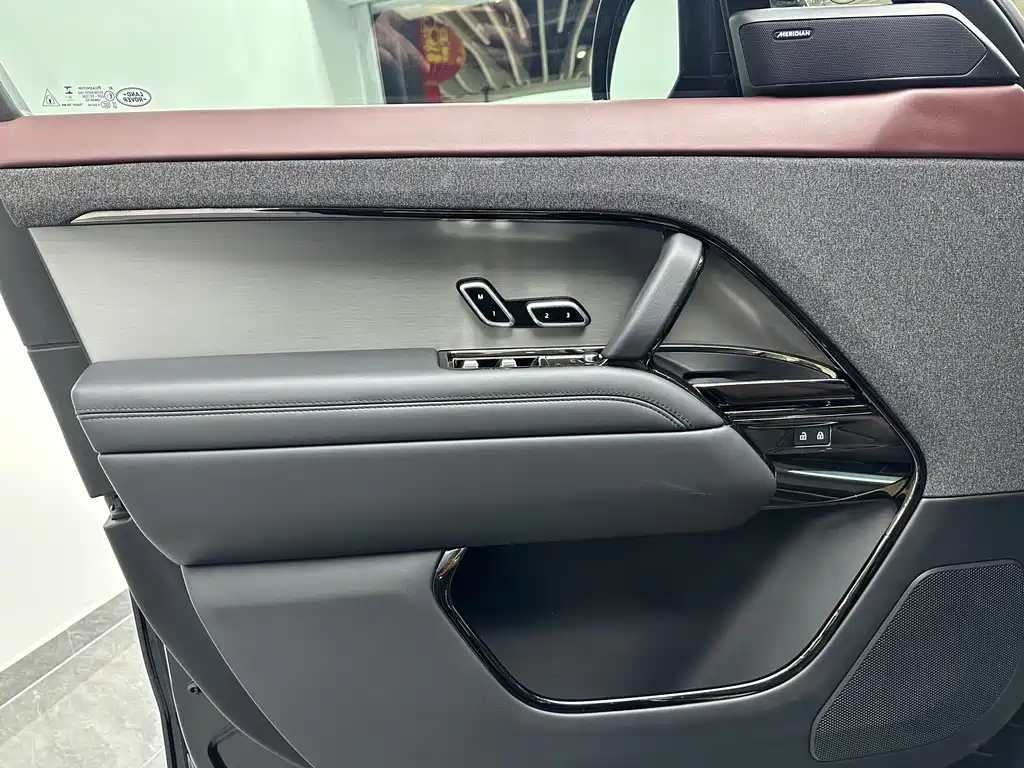 Range Rover Sport 2024 400PS Dynamic SE купить на сайте DeffCars