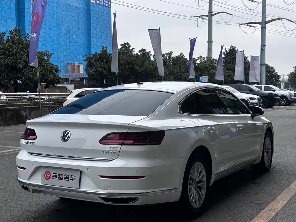 FAW-Volkswagen CC 2020 330TSI Charming Edition National VI купить на сайте DeffCars