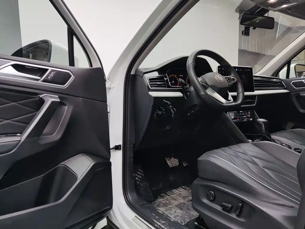 Tiguan L 2023 280TSI automatic two-wheel drive Chaochuang limited edition купить на сайте DeffCars