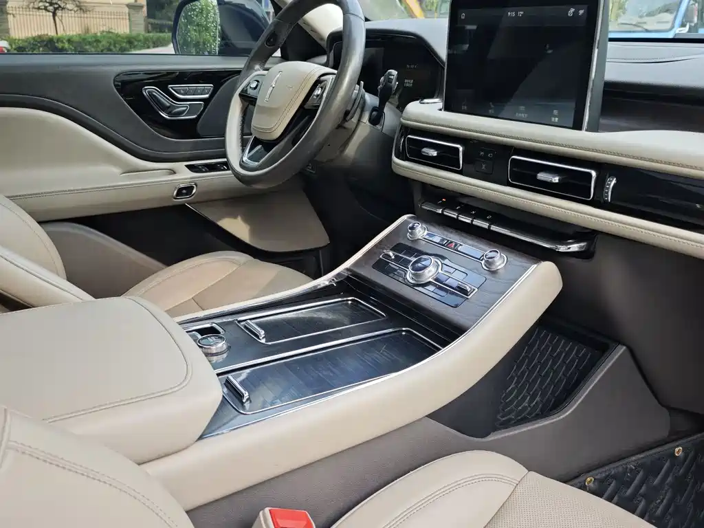 Aviator imported 2020 3.0T V6 all-wheel drive exclusive version купить на сайте DeffCars