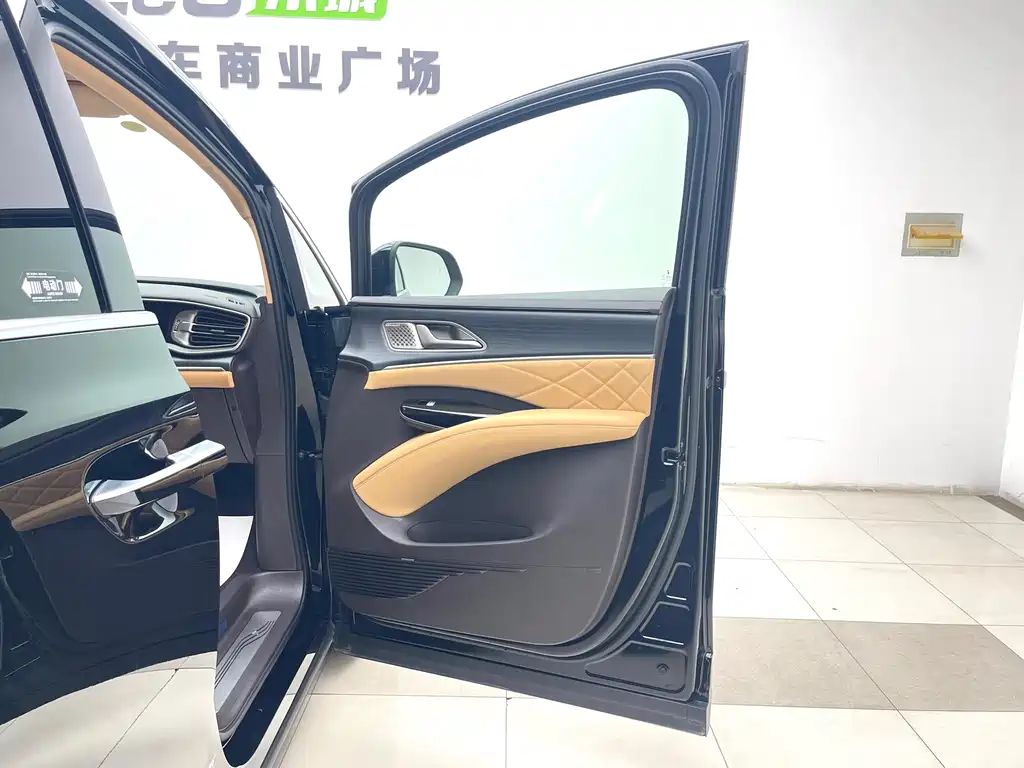 Denza D9 2025 DM-i smart driving version 1020 four-wheel drive flagship model купить на сайте DeffCars