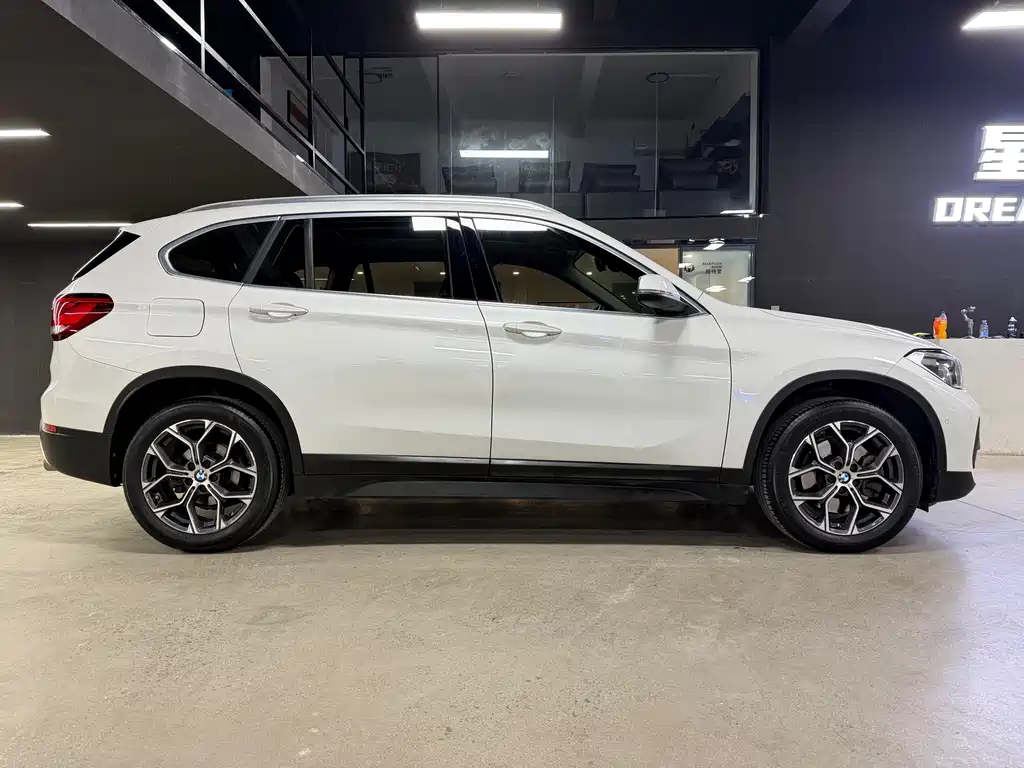 BMW X1 2020 sDrive25Li Leading Model купить на сайте DeffCars