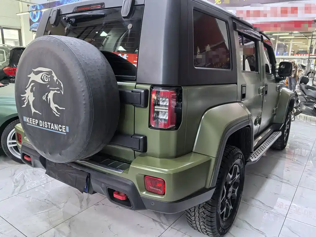 Beijing Off-Road BJ40 2023 2.0D Automatic Four-wheel Drive Blade Hero Edition Knight Type купить на сайте DeffCars