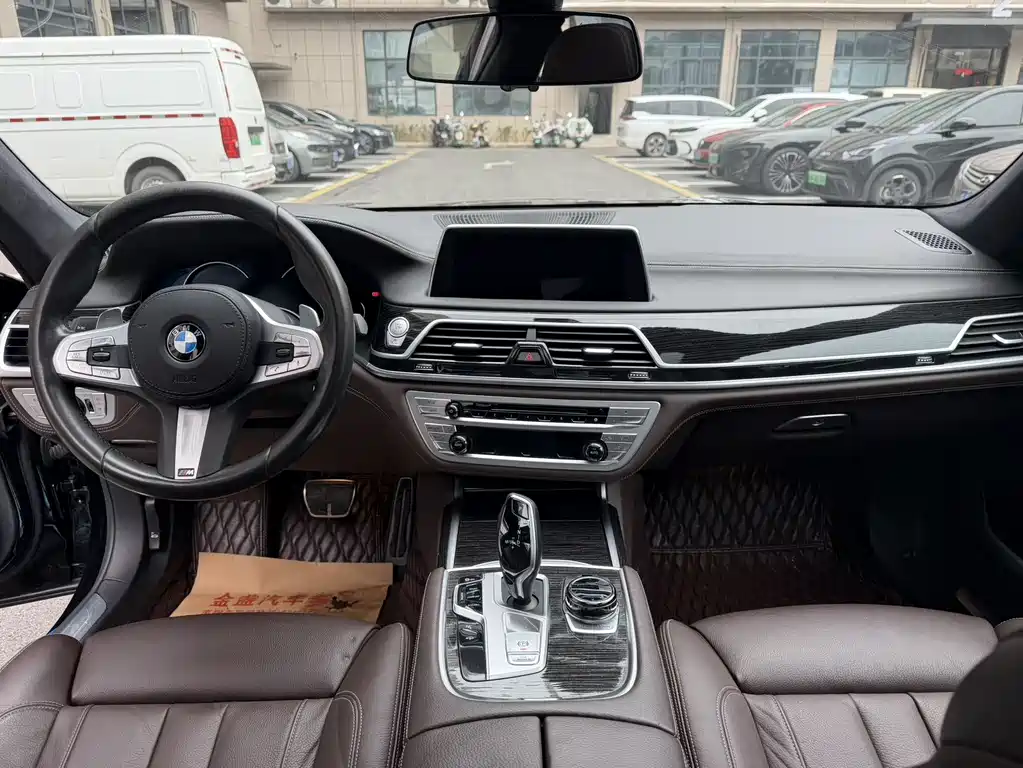 BMW 7 Series 2018 730Li Leading M Sports Package купить на сайте DeffCars