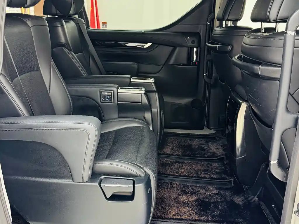 Wilfa 2023 Crown Dual Engine 2.5L HV Deluxe Edition купить на сайте DeffCars