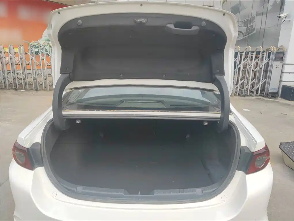 Mazda3 Angkesela 2022 2.0L Automatic Premium Edition купить на сайте DeffCars