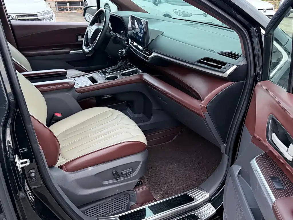 SIENNA 2021 2.5L Hybrid Comfort Edition купить на сайте DeffCars