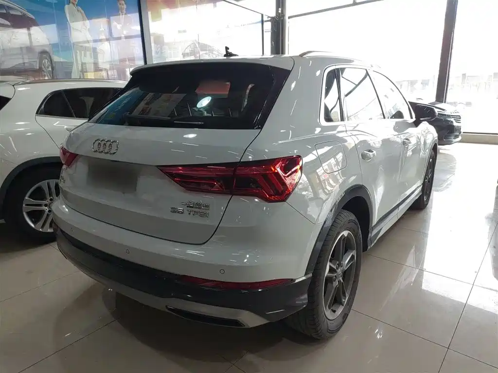 Audi Q3 2021 35 TFSI Enterprising and Elegant Model купить на сайте DeffCars