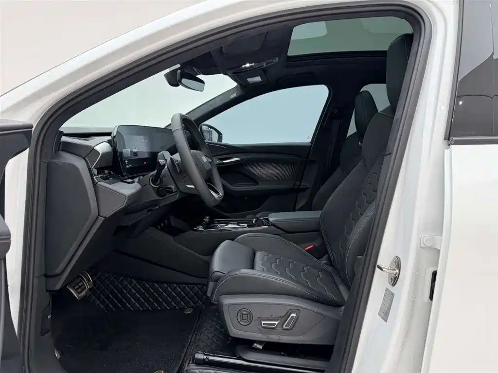 Audi Q6L e-tron 2026 super long range version купить на сайте DeffCars