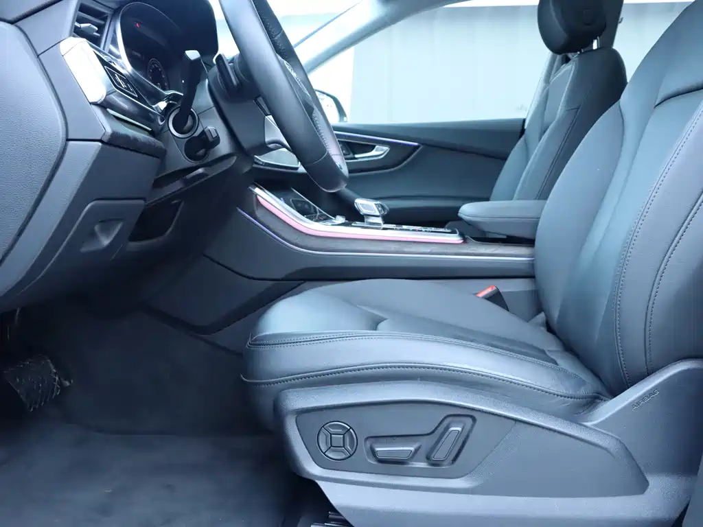 Audi Q8 2019 55 TFSI luxury and dynamic model купить на сайте DeffCars
