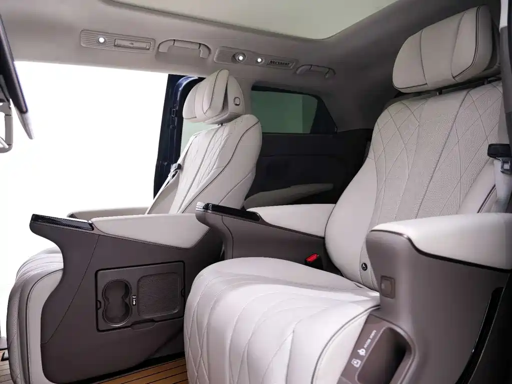 Denza D9 2022 DM-i 970 four-wheel drive flagship model купить на сайте DeffCars