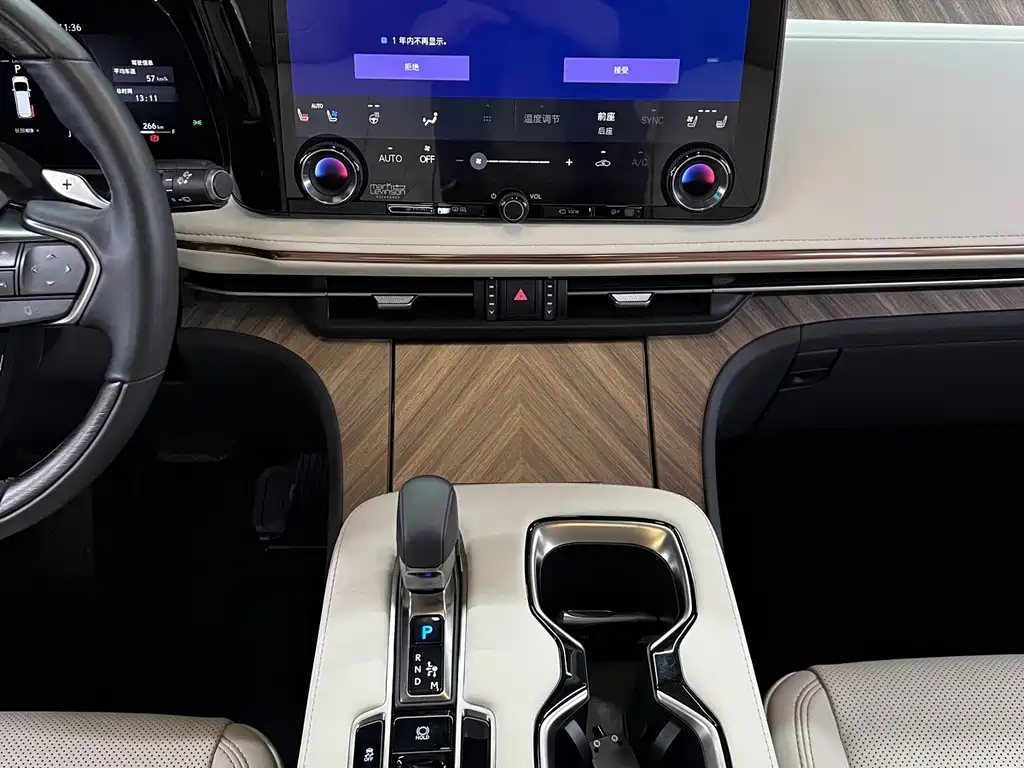 Lexus LM 2025 500h six-seater premium version купить на сайте DeffCars