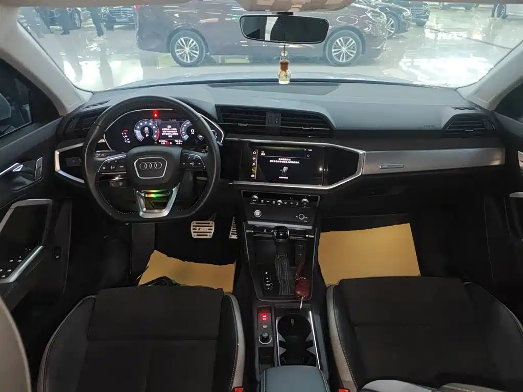 Audi Q3 2020 35 TFSI Fashionable and Dynamic купить на сайте DeffCars