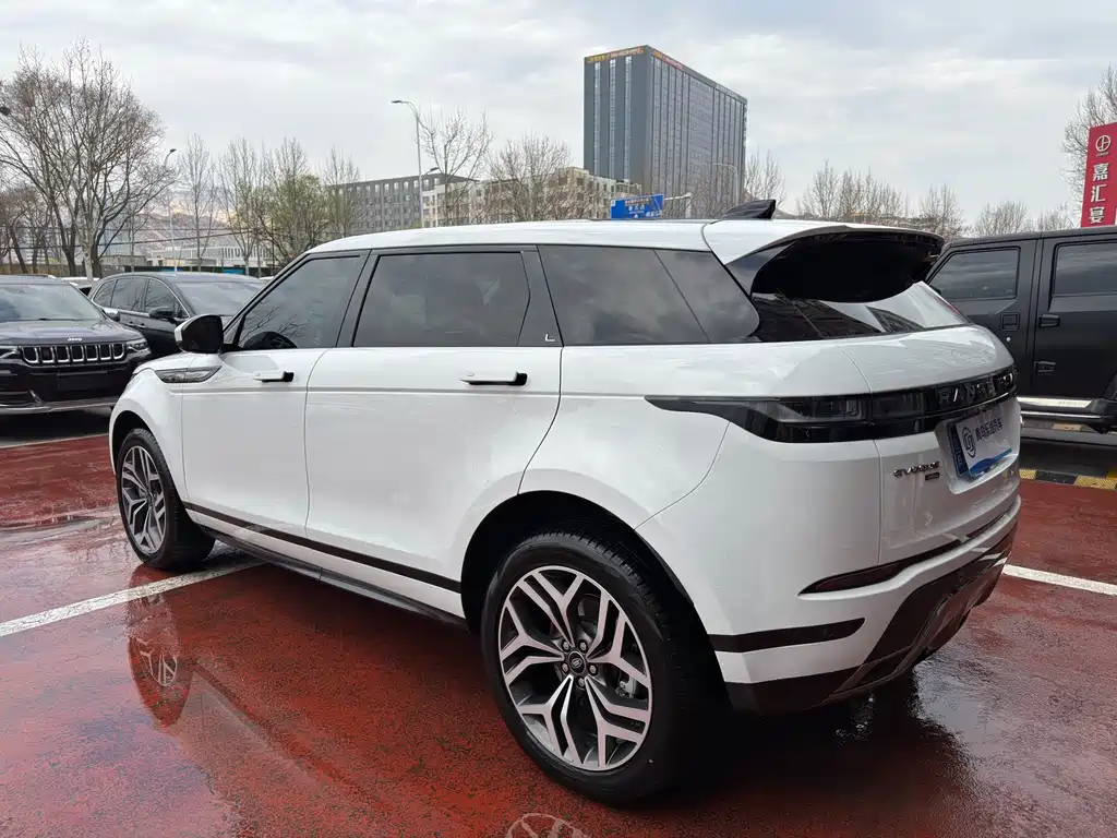 Range Rover Evoque 2022 Evoque L 249PS R-Dynamic Deluxe Edition купить на сайте DeffCars