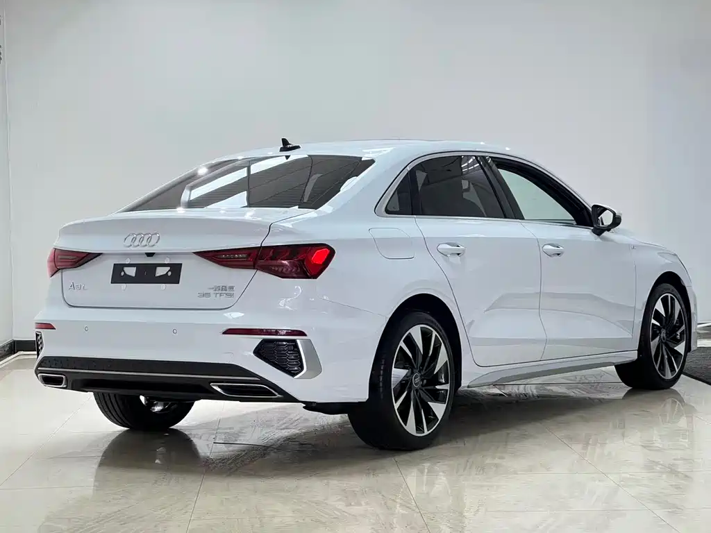 Audi A3 2022 A3L Limousine 35 TFSI Fashionable and Sporty купить на сайте DeffCars