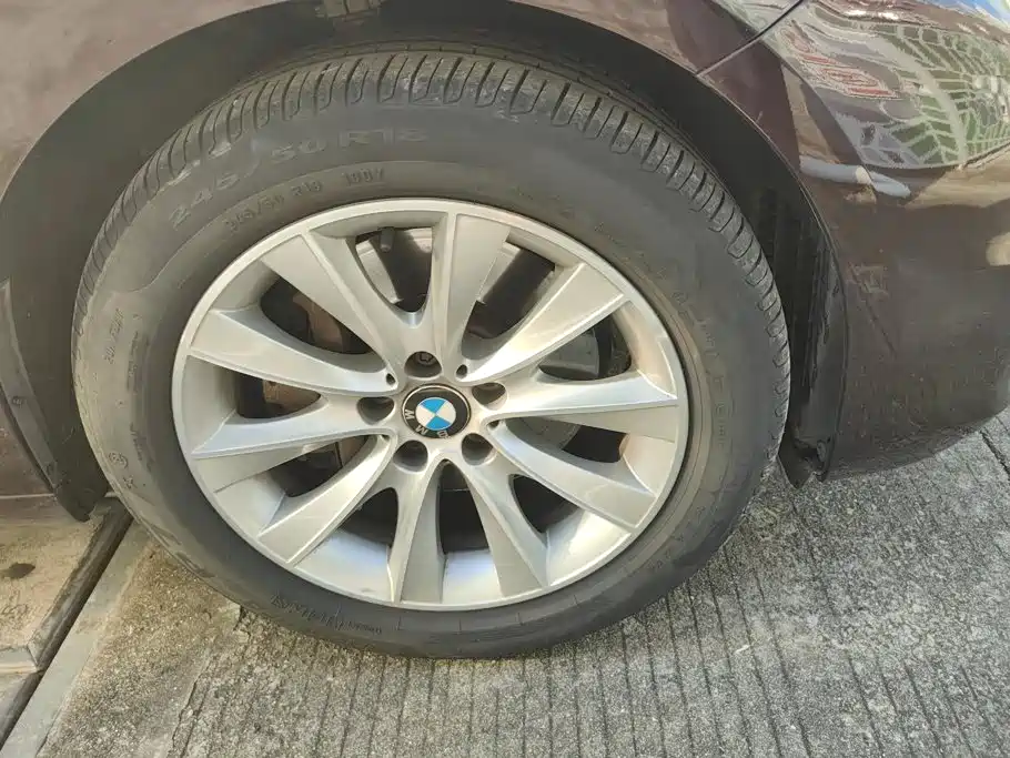 BMW 5 Series GT 2014 528i leading model купить на сайте DeffCars