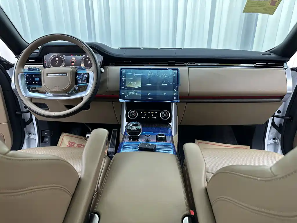 Range Rover 2023 3.0 L6 400PS Seven-seater Extended Edition купить на сайте DeffCars