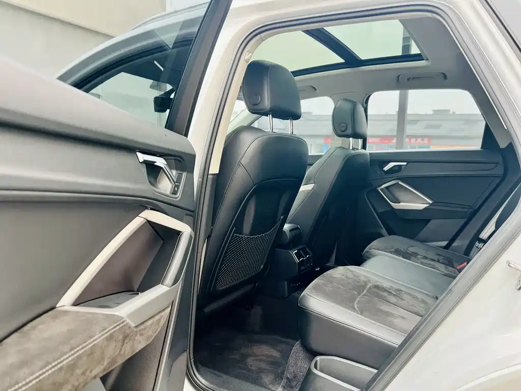 Audi Q3 2019 35 TFSI Fashionable and Dynamic купить на сайте DeffCars