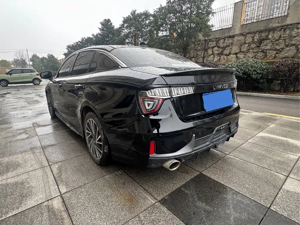 Lynk & Co 03 2020 1.5TD DCT Powerful Edition купить на сайте DeffCars