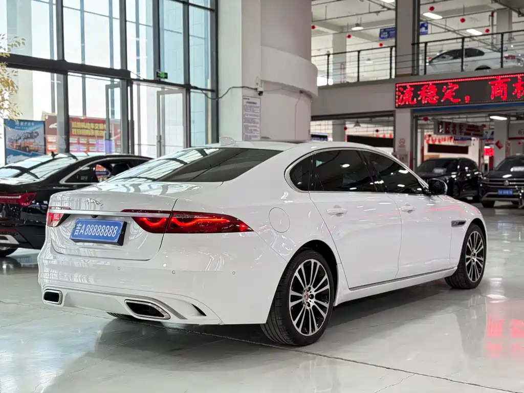 Jaguar XFL 2025 2.0T P250 two-wheel drive exclusive luxury version купить на сайте DeffCars