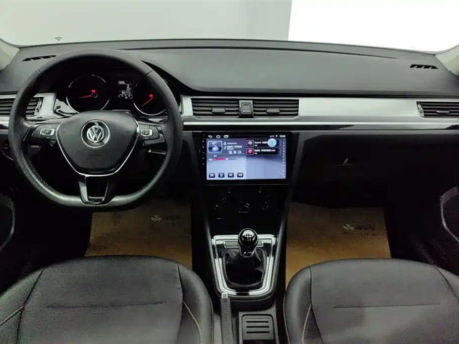 Bora 2018 1.5L manual comfort model купить на сайте DeffCars