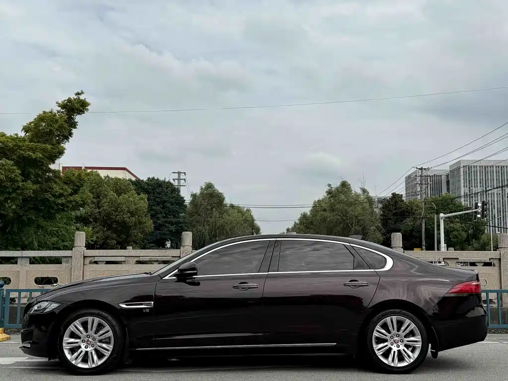 Jaguar XFL 2018 3.0 SC 340PS Luxury Edition купить на сайте DeffCars