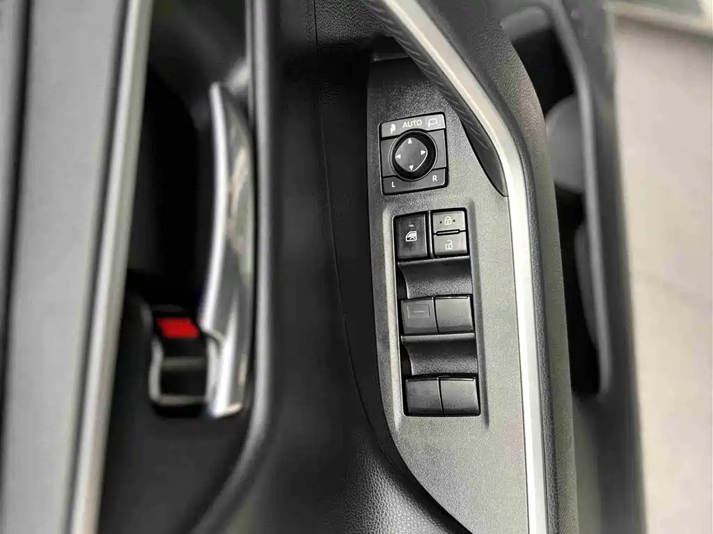RAV4 Rongfang 2022 2.0L CVT four-wheel drive fashion Plus version купить на сайте DeffCars