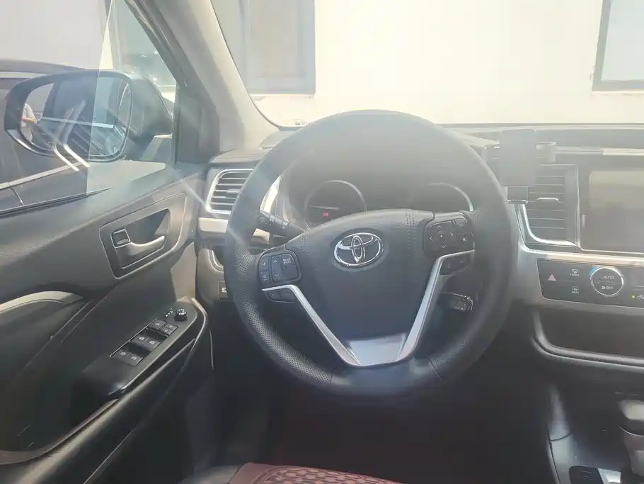 Highlander 2021 2.0T four-wheel drive premium version 7 seats купить на сайте DeffCars
