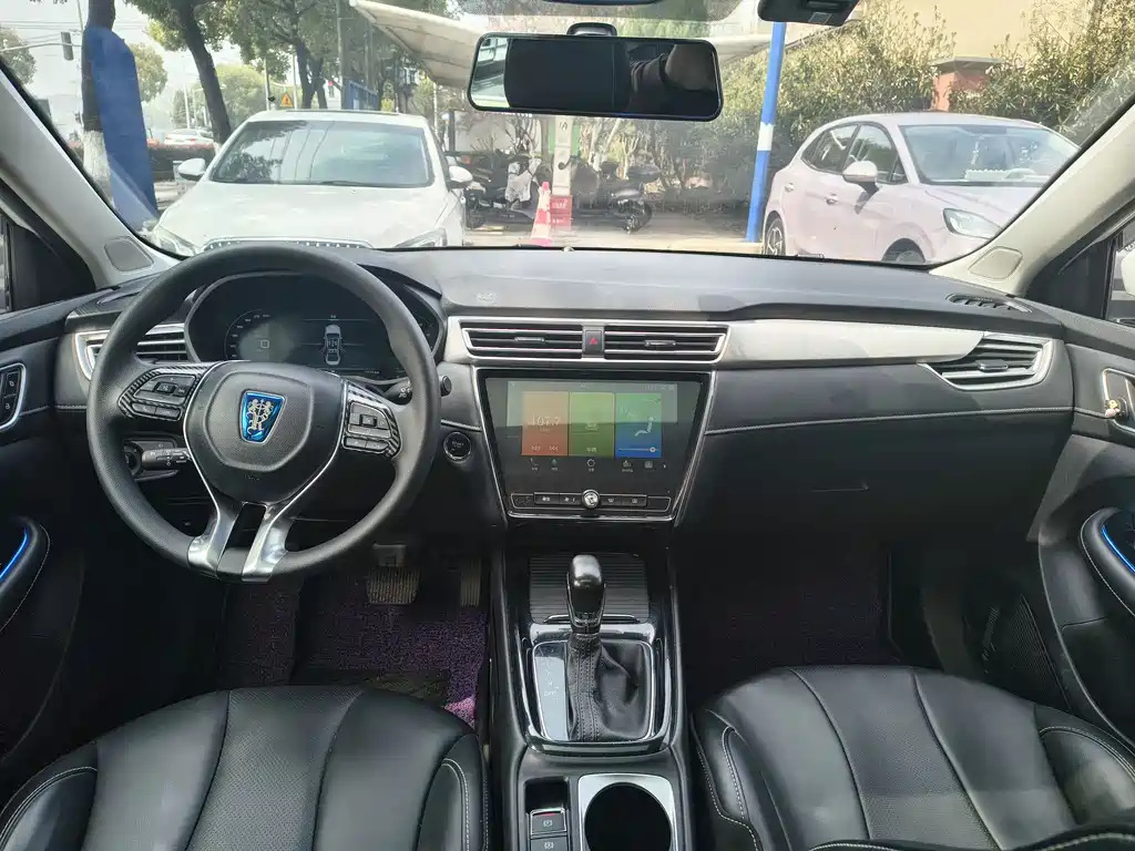 Roewe i5 2020 1.5L automatic 4G Internet leading version купить на сайте DeffCars