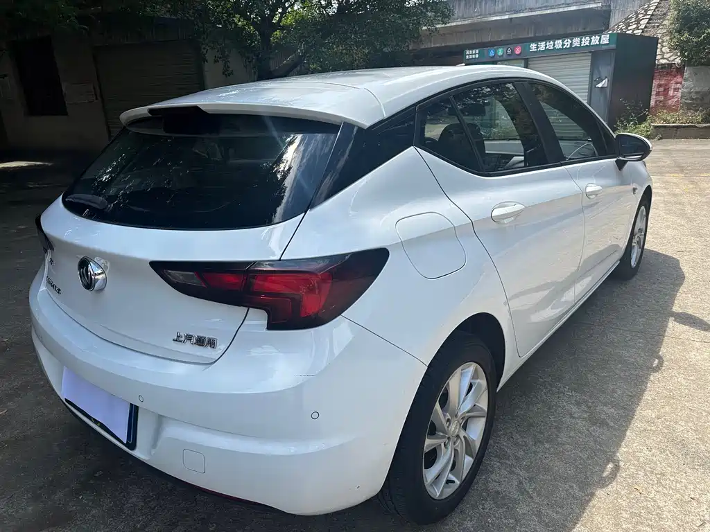 Weilan 2016 Hatchback 15S Automatic Enterprising купить на сайте DeffCars