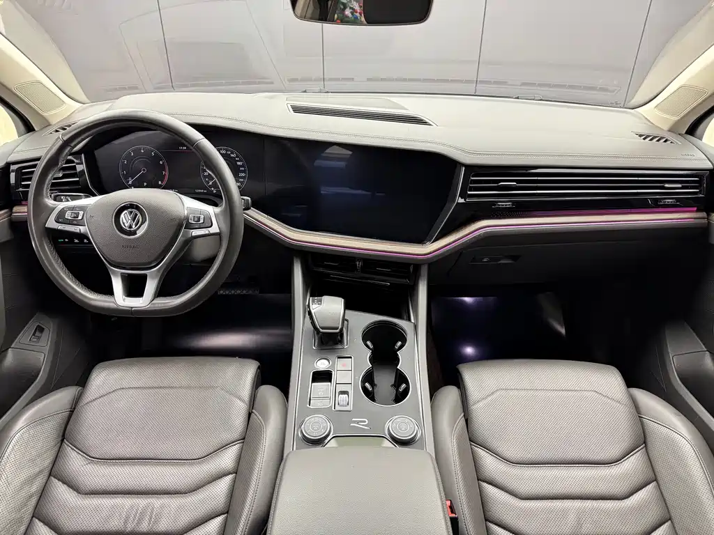 Touareg 2019 2.0TSI Sharp Wing Edition National VI купить на сайте DeffCars