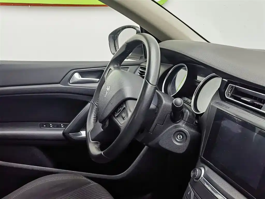 Peugeot 408 2015 1.2T automatic luxury version купить на сайте DeffCars