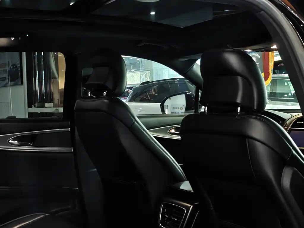 Voyager imported 2019 2.0T two-wheel drive exclusive version, National V купить на сайте DeffCars