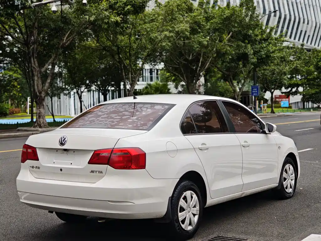 Jetta 2015 Premium Edition 1.6L Automatic Fashion купить на сайте DeffCars