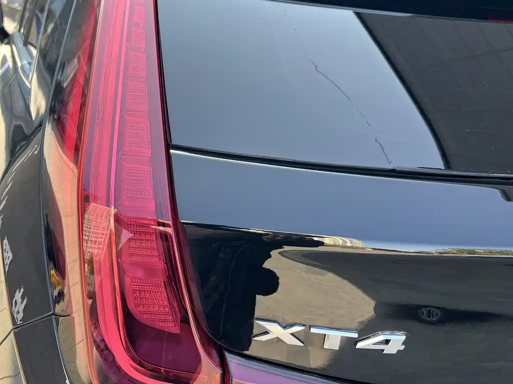 Cadillac XT4 2022 28T two-wheel drive luxury model купить на сайте DeffCars